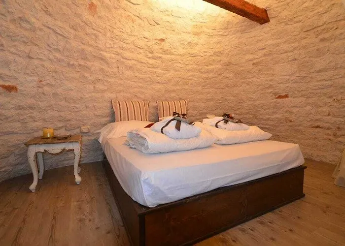 Dimore Nel Tempo - Widespread Homes & Trulli *